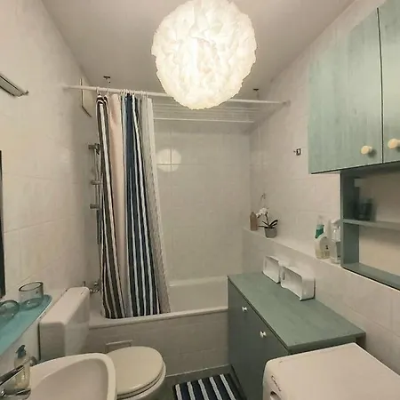 Joyful Vibes In Trendy Central Area Apartamento